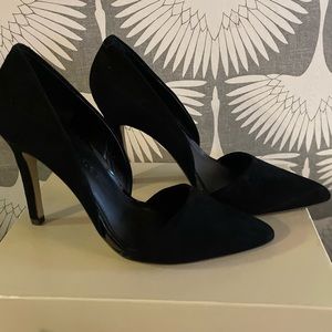 Banana Republic D’orsay suede black pump